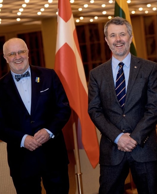 Kong Frederik og parlamentsformannen