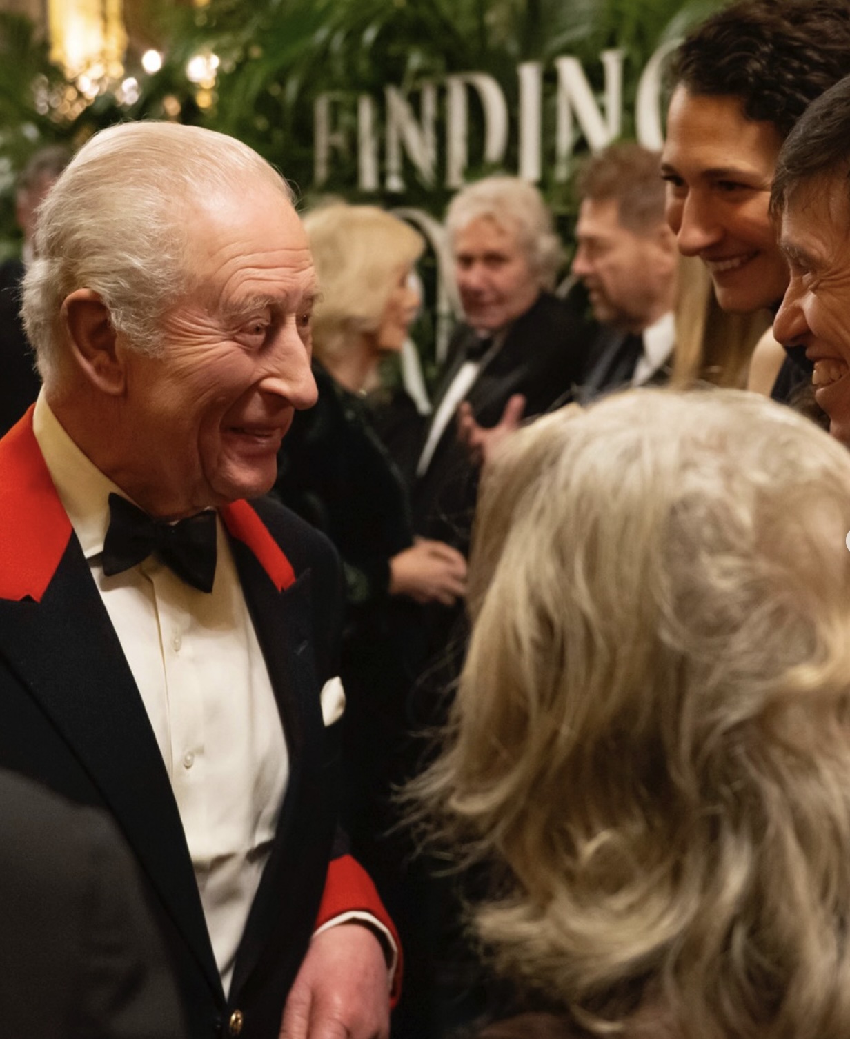 Kong Charles på premieren