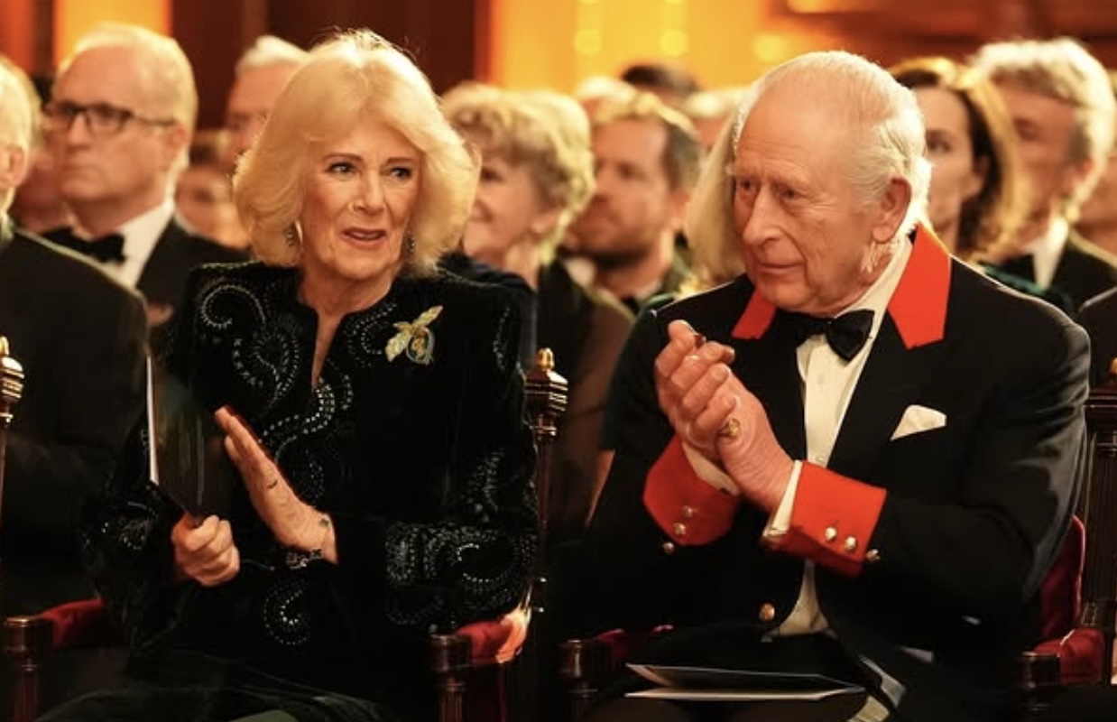 Kongeparet deltok på filmpremiere på Windsor slott