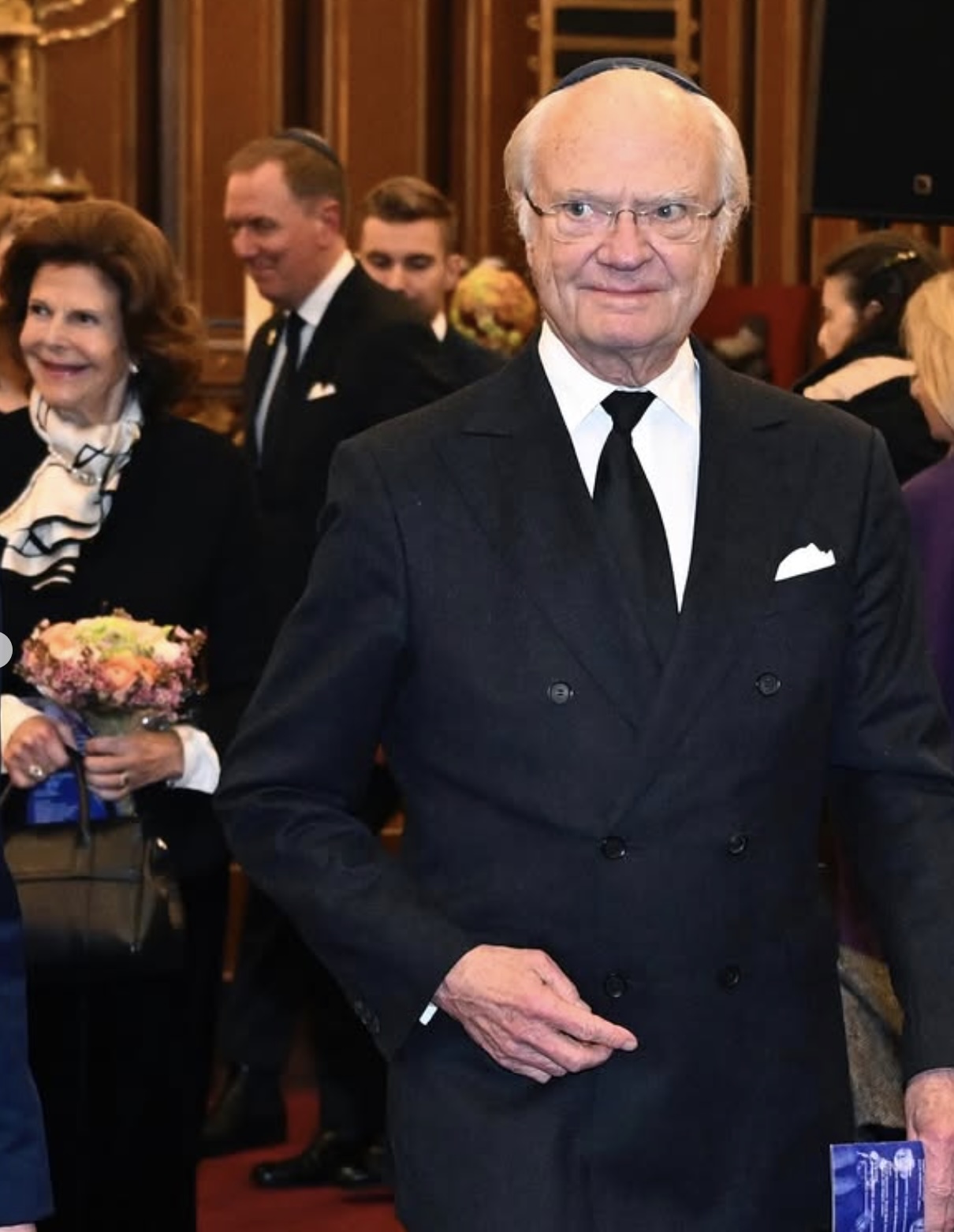 Kong Carl XVI Gustaf i synagogen